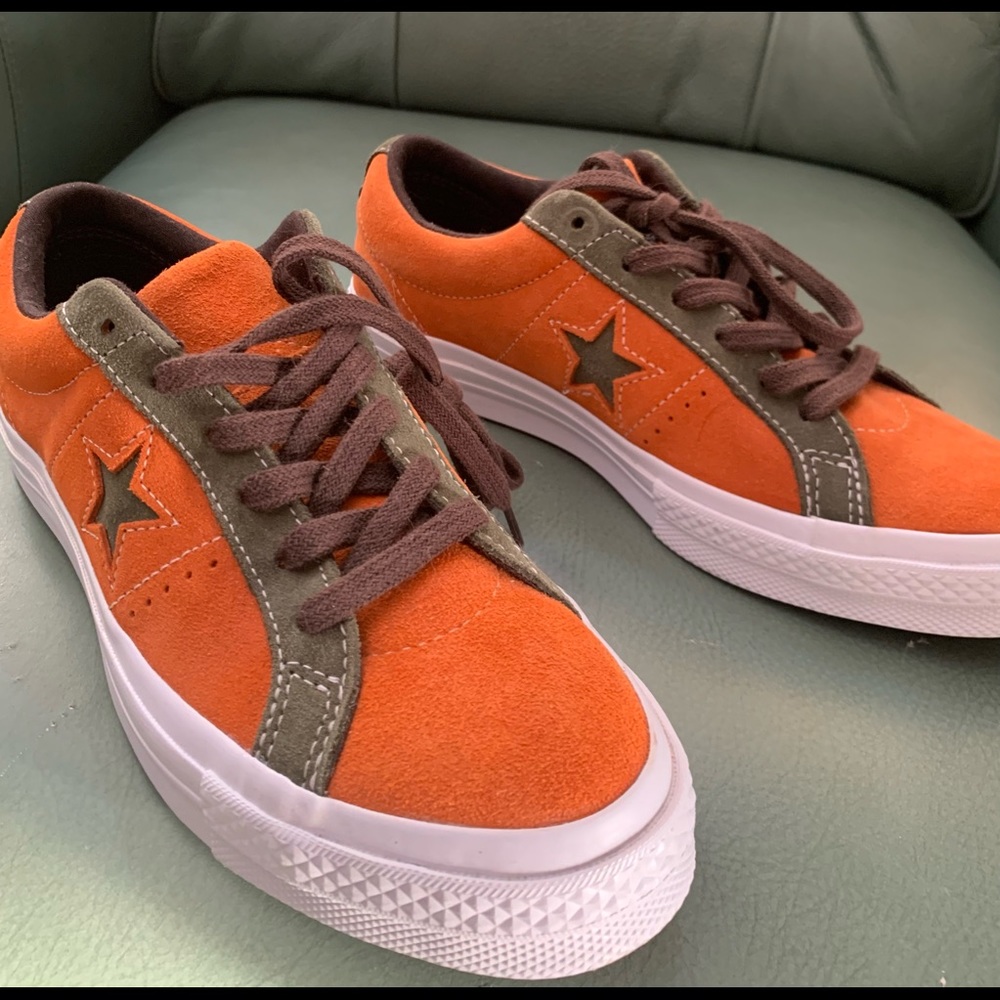 Converse unisex tennis shoes